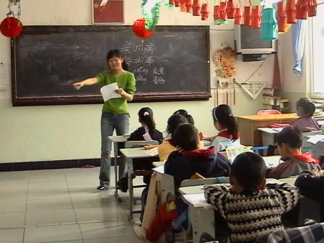 2005年春季马丹丹西颐小学授课照片03